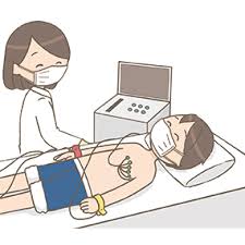 心電図検査をしている男性
